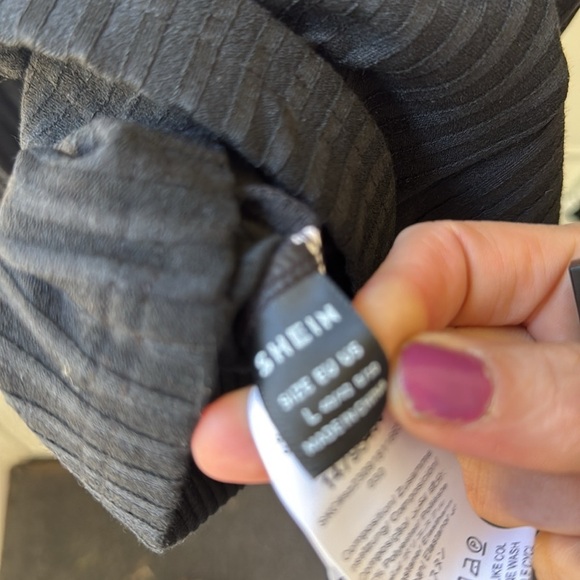 SHEIN Y2K style ribbed turtleneck with white stripe size large - Picture 4 of 5